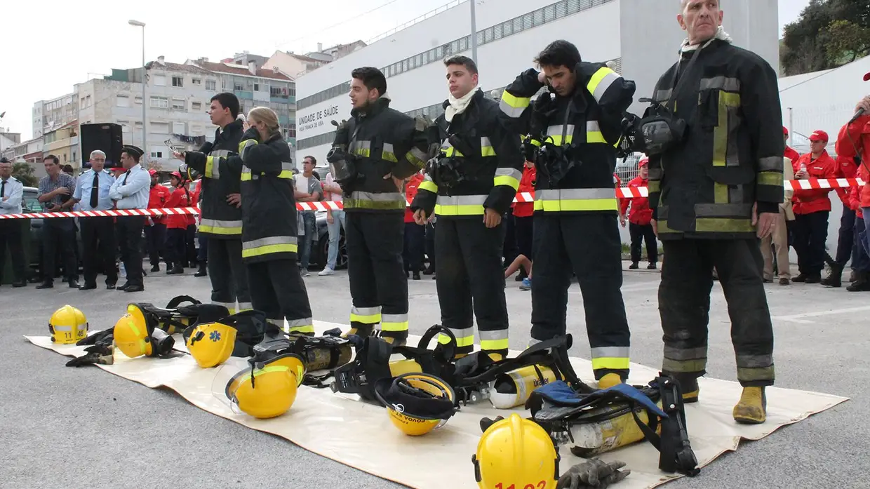 Início do novo ano lectivo da formação conjunta dos bombeiros de Vila Franca de Xira