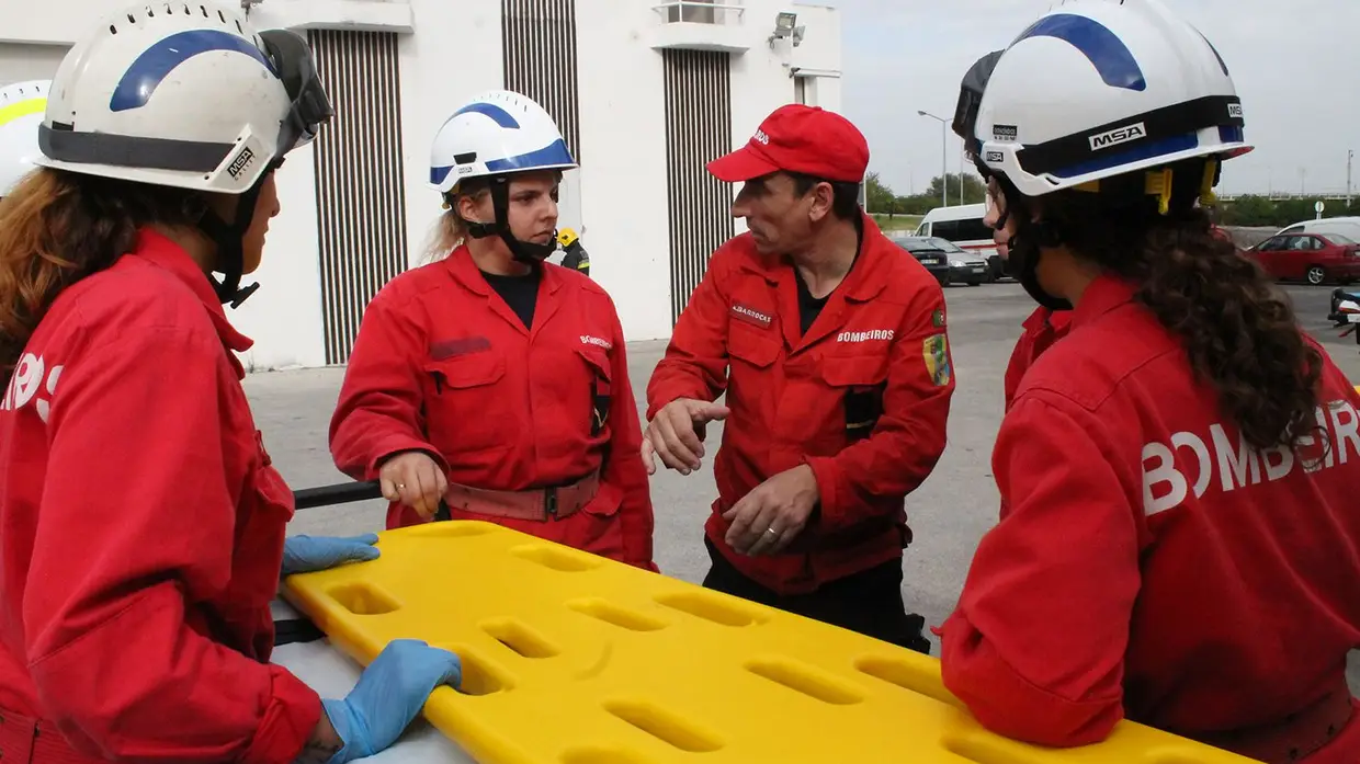 Início do novo ano lectivo da formação conjunta dos bombeiros de Vila Franca de Xira