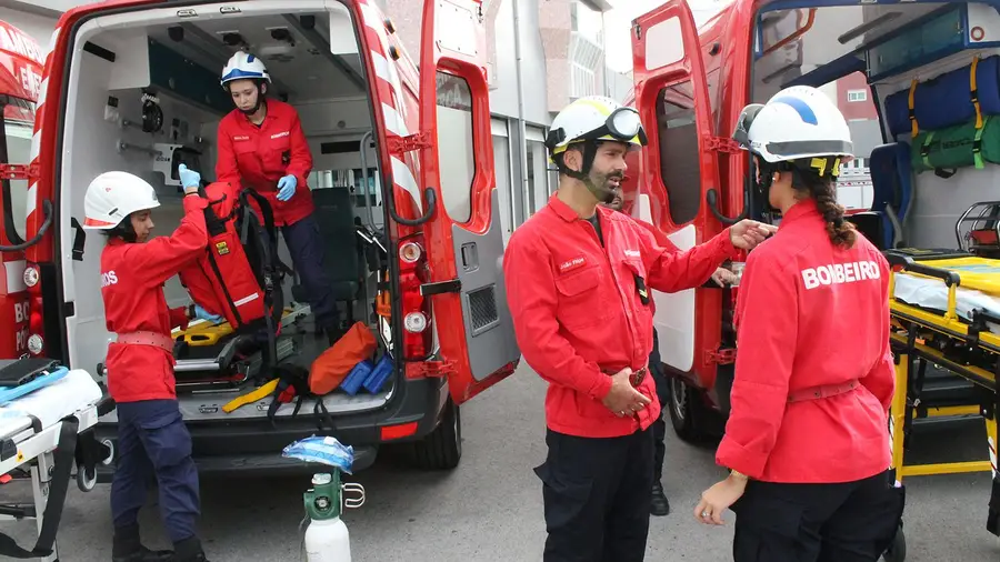 Mais uma fornada de bombeiros já começou a formação em Vila Franca de Xira Mais uma fornada de bombeiros já começou a formação em Vila Franca de Xira