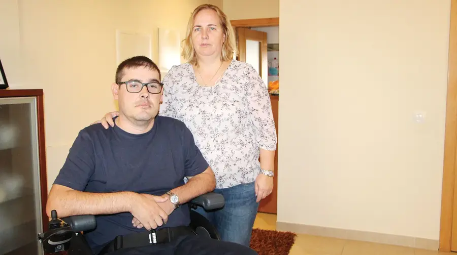 A dura luta de Fernando contra a esclerose múltipla A dura luta de Fernando contra a esclerose múltipla