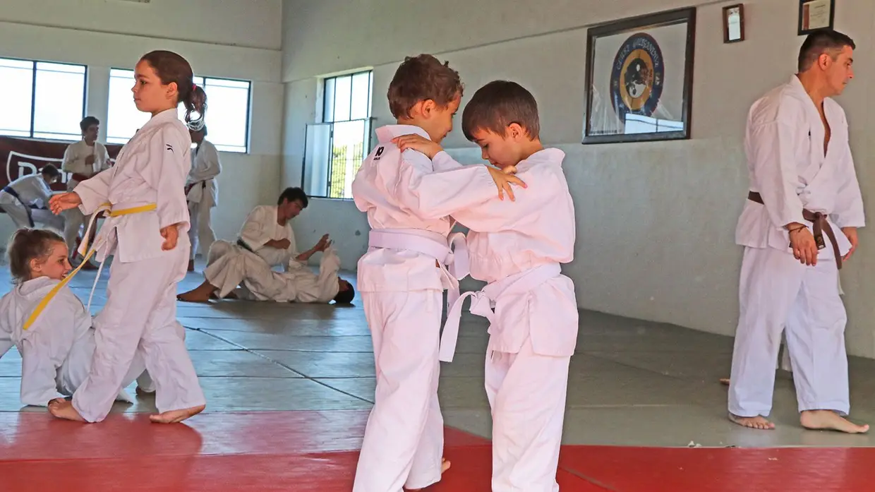 Estágio e graduação de alunos da secção de Ju-jitsu do Goleganense