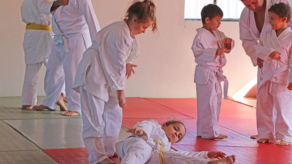 Estágio e graduação de alunos da secção de Ju-jitsu do Goleganense