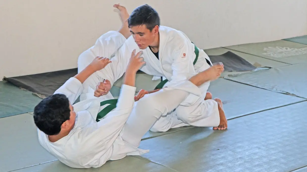 Estágio e graduação de alunos da secção de Ju-jitsu do Goleganense