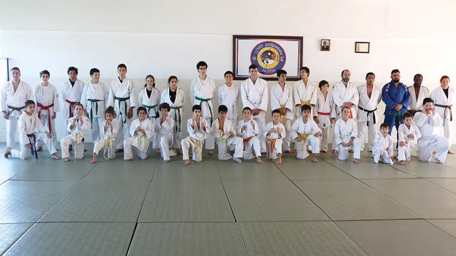 Ju Jitsu do Goleganense gradua alunos