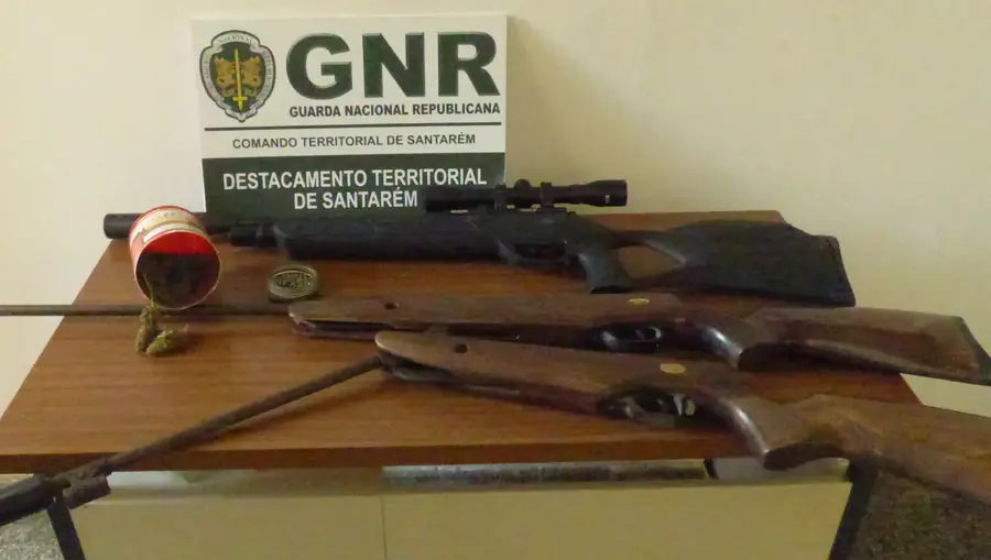 Detido por posse de armas e suspeitas de tráfico de droga em Alpiarça