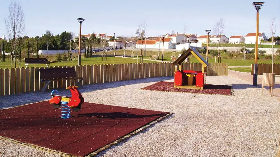 Parque Infantil de Montalvo encerrado por razões de segurança