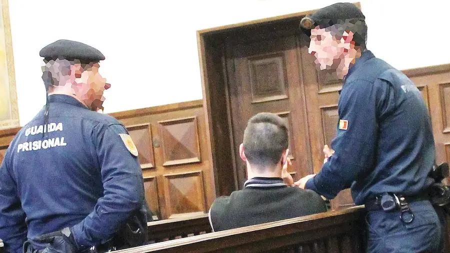 Homicídio chocante de adolescente de 14 anos em Salvaterra de Magos Homicídio chocante de adolescente de 14 anos em Salvaterra de Magos