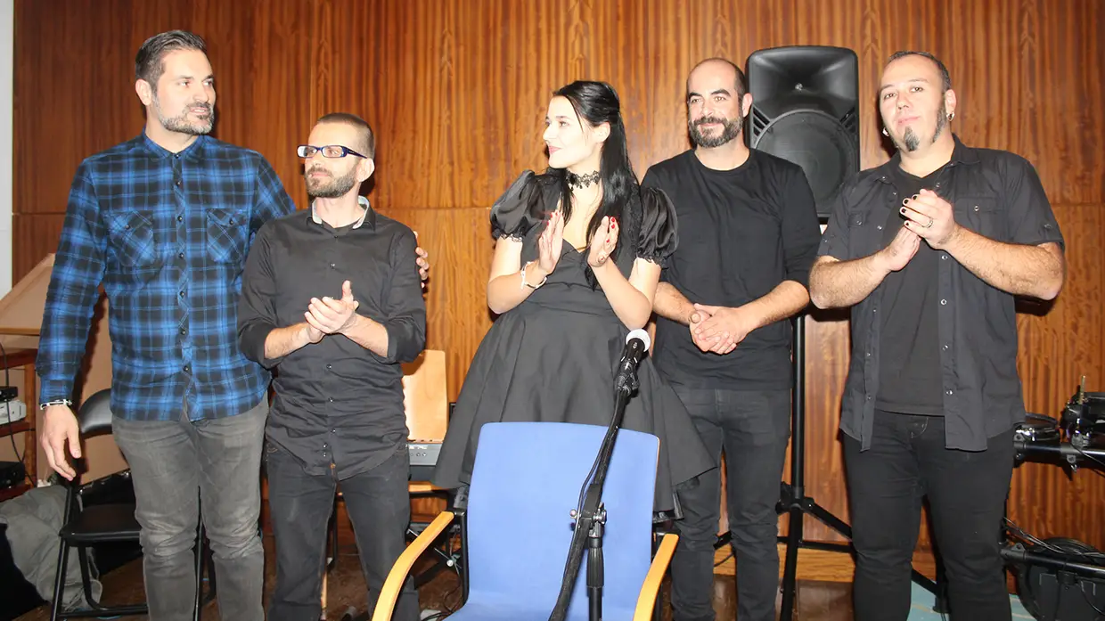 Conversa com Etérea e concerto acústico na Casa do Brasil