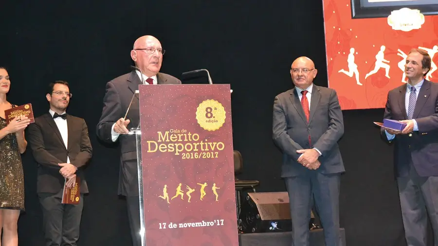 Um pequeno desnorte Um pequeno desnorte