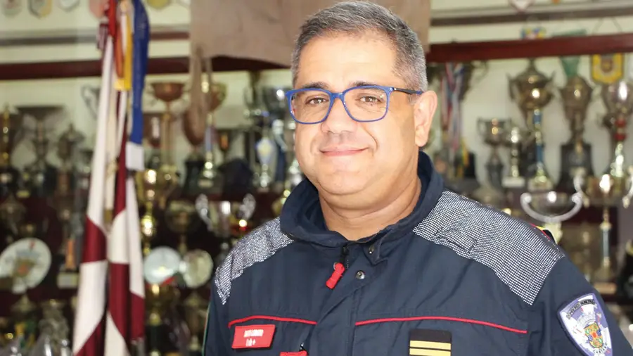 “Os bombeiros são o exército mais barato que existe” “Os bombeiros são o exército mais barato que existe”