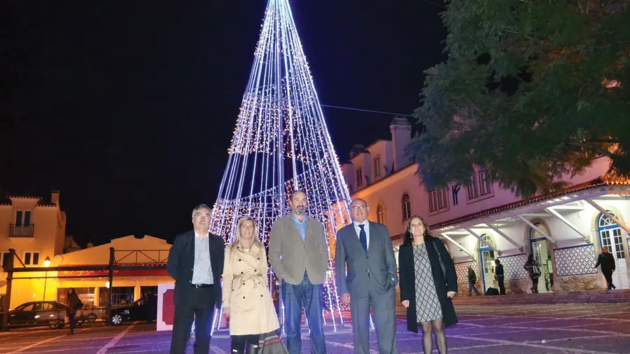 Vila Franca de Xira já está iluminada com o espírito do Natal Vila Franca de Xira já está iluminada com o espírito do Natal
