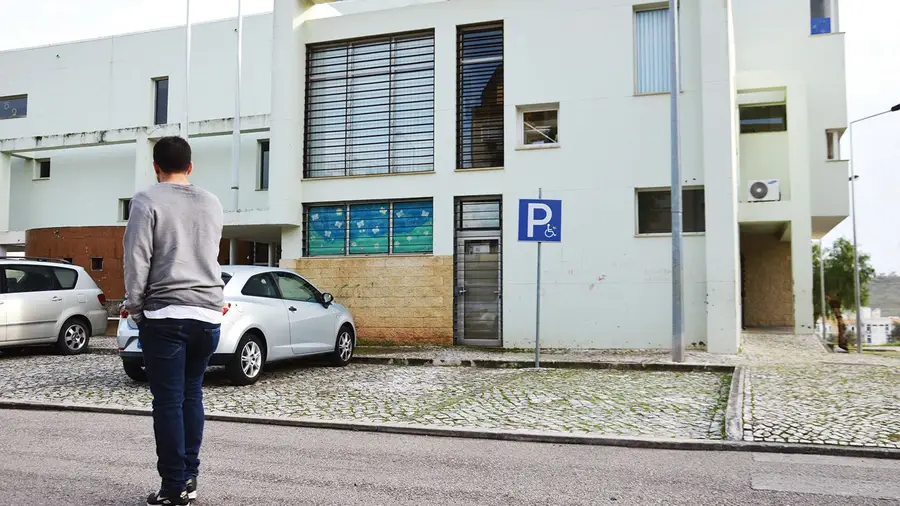 Esfaqueado e agredido em Vialonga reclama justiça Esfaqueado e agredido em Vialonga reclama justiça