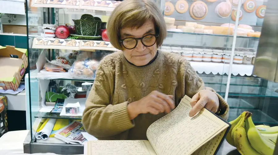 Duas vendedoras com quarenta anos de diferença que quase nasceram no mercado de Vila Franca de Xira Duas vendedoras com quarenta anos de diferença que quase nasceram no mercado de Vila Franca de Xira