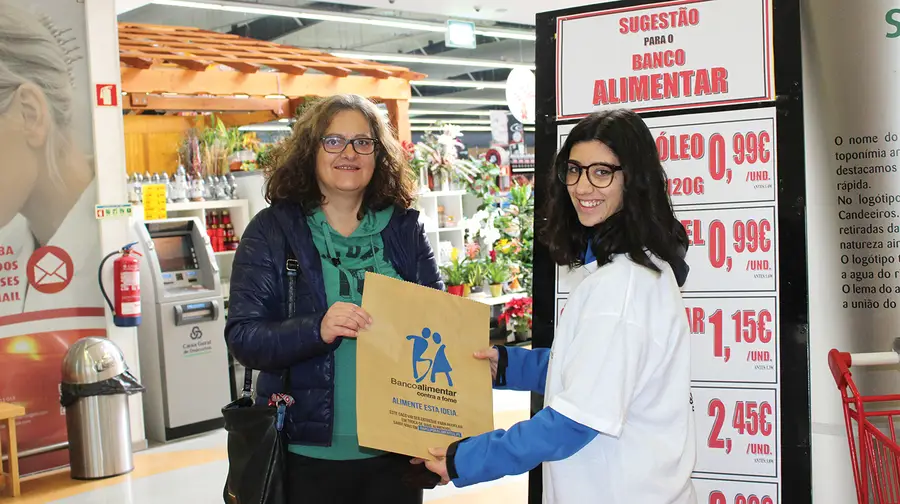 Estudantes de Alcanena deram uma mãozinha ao Banco Alimentar Contra a Fome