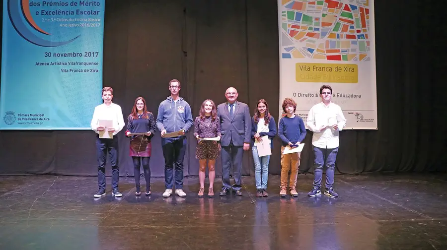 Os melhores alunos de Vila Franca de Xira são também bons cidadãos Os melhores alunos de Vila Franca de Xira são também bons cidadãos