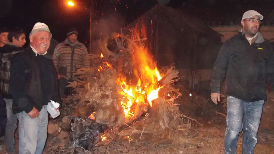 Fogueira e árvore de Natal no Pereiro de Mação