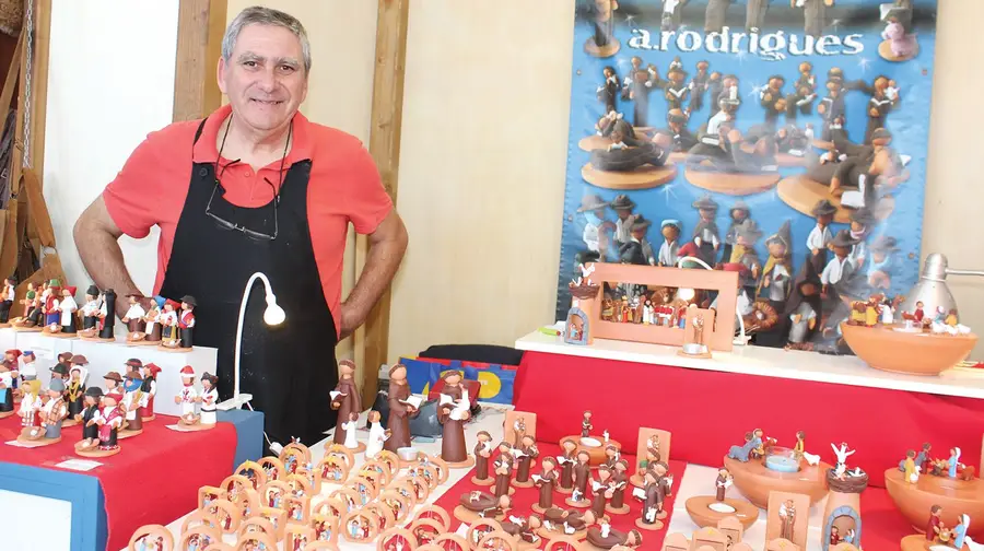 Deixou o Banco de Portugal para se dedicar ao artesanato Deixou o Banco de Portugal para se dedicar ao artesanato