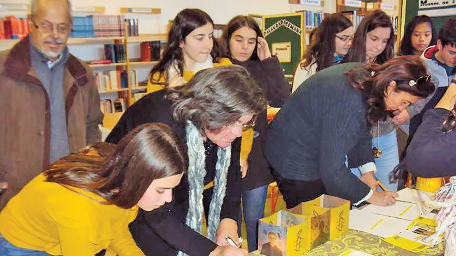 Estudantes de Constância dinamizam «Maratona de Cartas» pelos Direitos Humanos Estudantes de Constância dinamizam «Maratona de Cartas» pelos Direitos Humanos