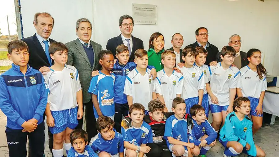 Já se joga futebol em relvados sintéticos no Tramagal, Pego e Alferrarede Já se joga futebol em relvados sintéticos no Tramagal, Pego e Alferrarede