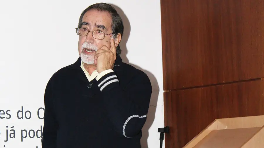 Os políticos e os padres sempre gostaram de condicionar os artistas Os políticos e os padres sempre gostaram de condicionar os artistas