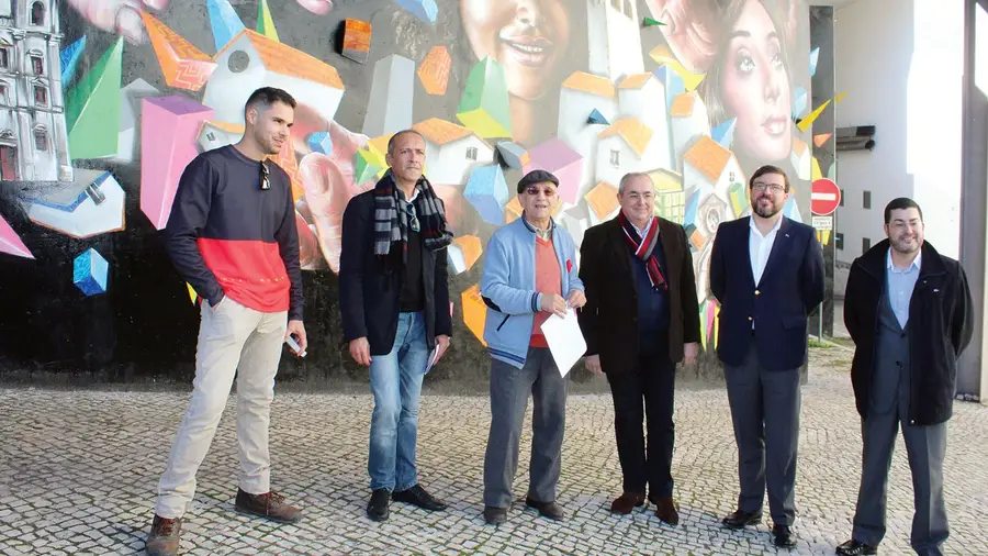 Mural “Dream Walkers” dá mais cor ao centro de Santarém