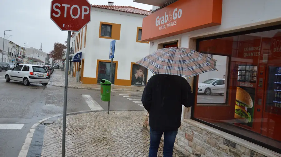 Máquinas de comida acabaram com descanso de moradores