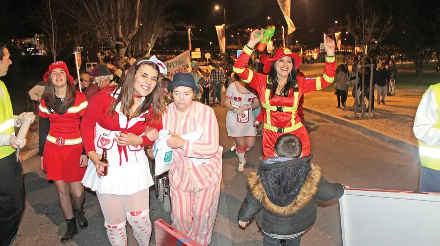 Desfile de escolas e corsos põem novamente Santarém na agenda do Carnaval