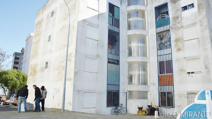 Moradores da Póvoa de Santa Iria mudam-se para contentores durante obras Moradores da Póvoa de Santa Iria mudam-se para contentores durante obras