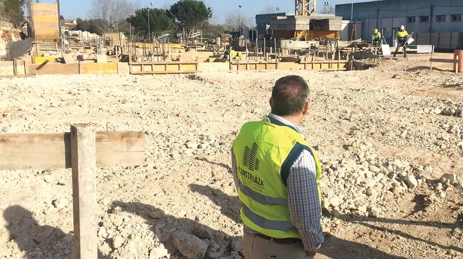 Construaza - Construções e Projectos Ldª, com sede em Azambuja, é PME líder Construaza - Construções e Projectos Ldª, com sede em Azambuja, é PME líder