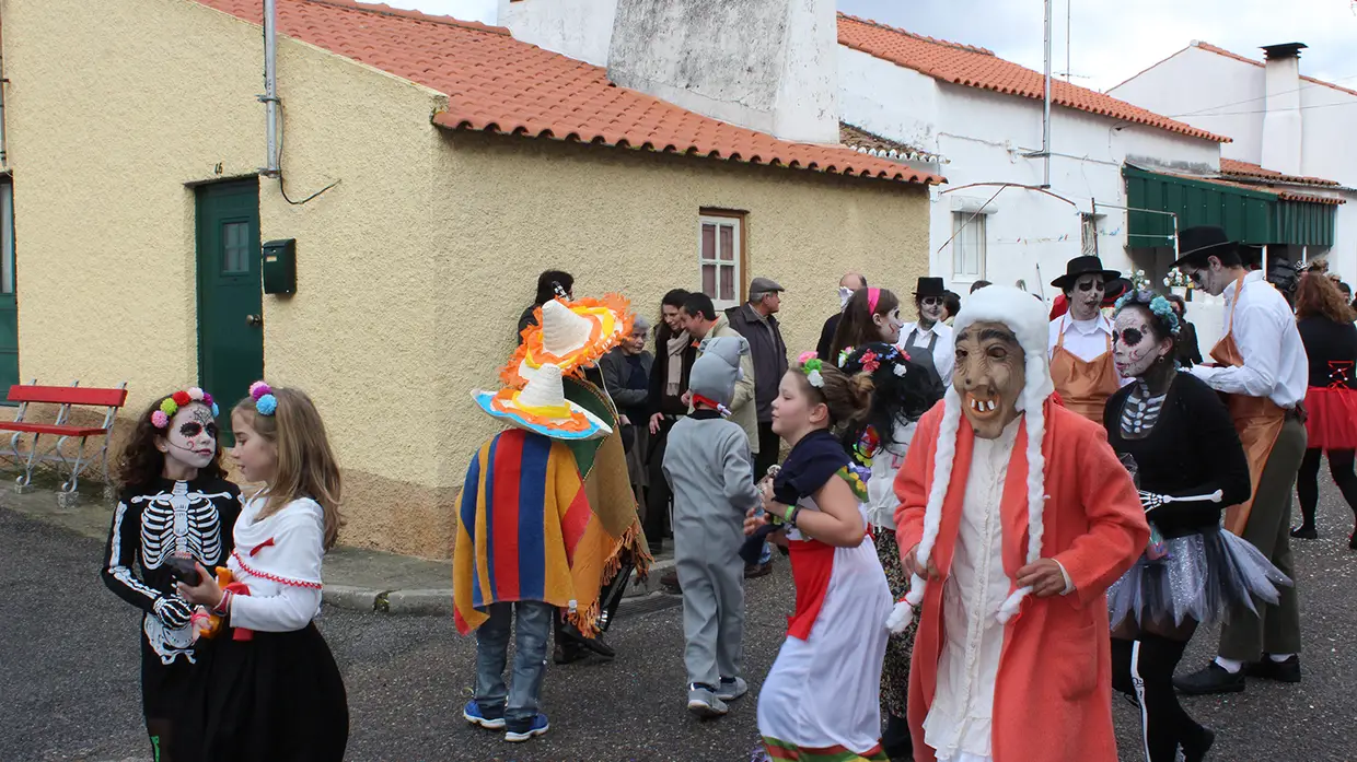Desfile de Carnaval em Montalvo