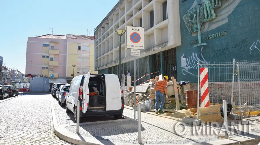 Nova rampa não resolve mobilidade do Tribunal de Vila Franca de Xira Nova rampa não resolve mobilidade do Tribunal de Vila Franca de Xira