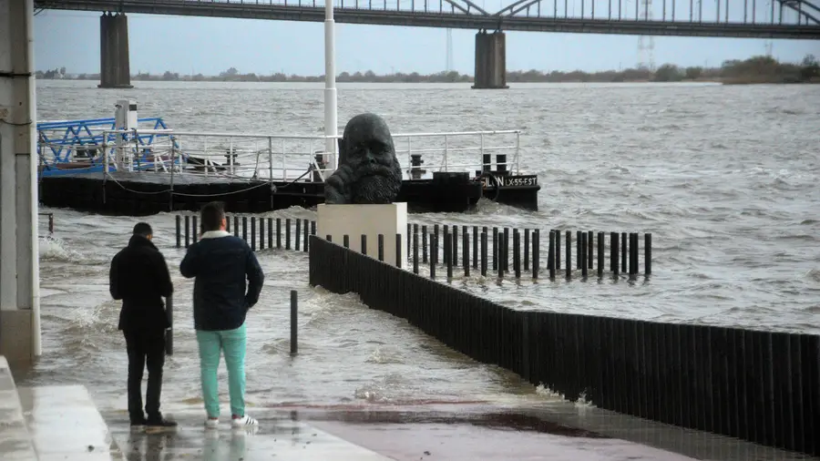 Tejo galgou as margens em Vila Franca de Xira Tejo galgou as margens em Vila Franca de Xira