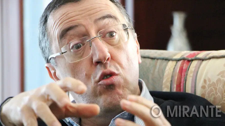 Portugueses no Luxemburgo chamam “Zé Mau” ao Juiz Carlos Alexandre Portugueses no Luxemburgo chamam “Zé Mau” ao Juiz Carlos Alexandre