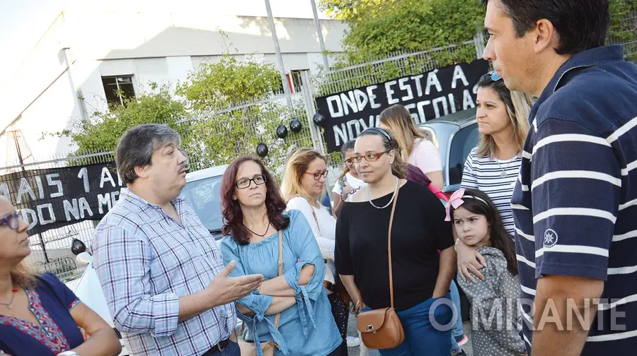 Vialonga sem meios multimédia para professores darem aulas