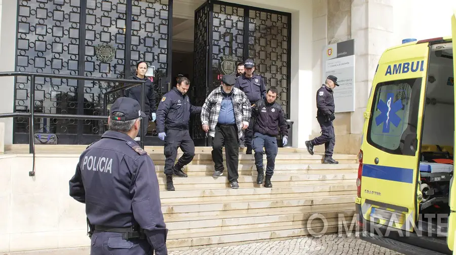 Início atribulado do julgamento do homicídio do taxista do Entroncamento Início atribulado do julgamento do homicídio do taxista do Entroncamento