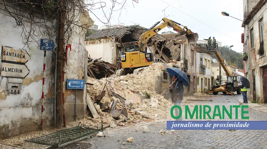 Prédio em ruínas na Ribeira de Santarém foi finalmente demolido