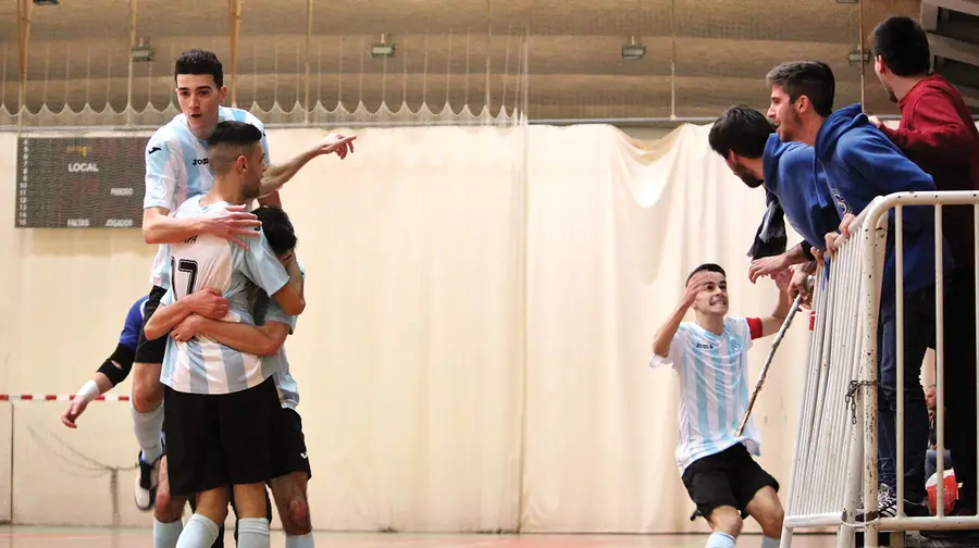 Vitória de Santarém bicampeão distrital de juniores em futsal