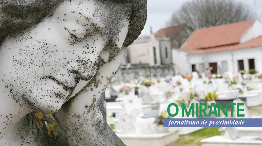 Funerárias descontentes com responsável pelo cemitério de Santarém Funerárias descontentes com responsável pelo cemitério de Santarém