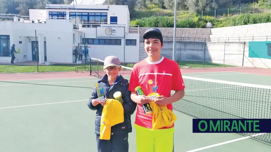 David Carreira e Xavier Carreira do Clube Ténis Santarém vencem Torneio Primavera