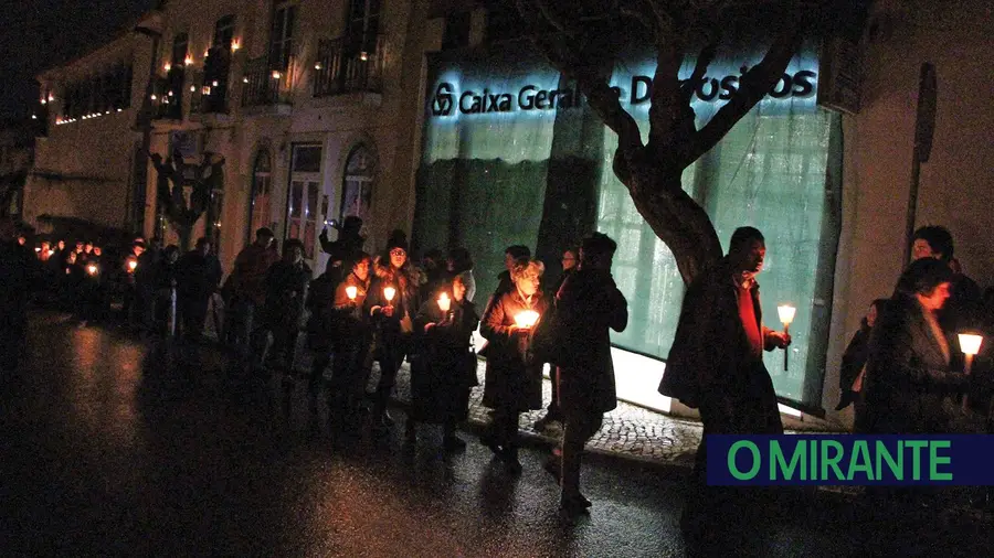 A luz divina e a luz da massa