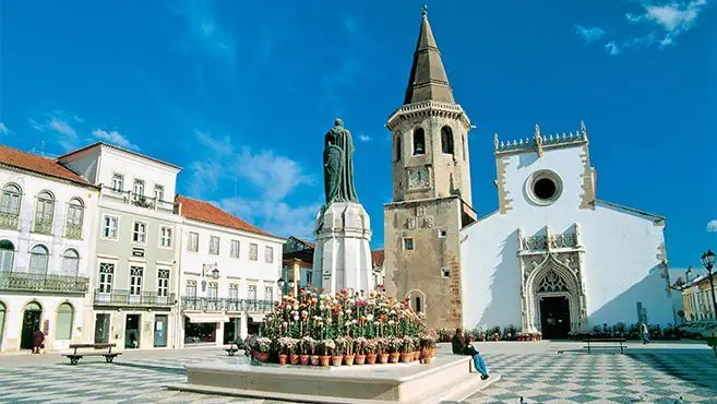 Câmara de Tomar disponível para ajudar a pagar obras na igreja de São João Baptista Câmara de Tomar disponível para ajudar a pagar obras na igreja de São João Baptista