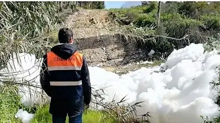 Autoridades investigam origem de descargas em ribeira da Chamusca Autoridades investigam origem de descargas em ribeira da Chamusca
