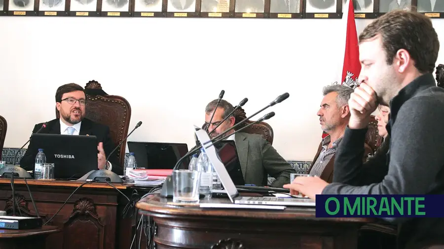 Câmara de Santarém com execução orçamental alta e dívida a baixar Câmara de Santarém com execução orçamental alta e dívida a baixar