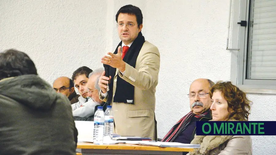 Transferência de funcionárias na Junta da Póvoa e Forte da Casa gera polémica Transferência de funcionárias na Junta da Póvoa e Forte da Casa gera polémica