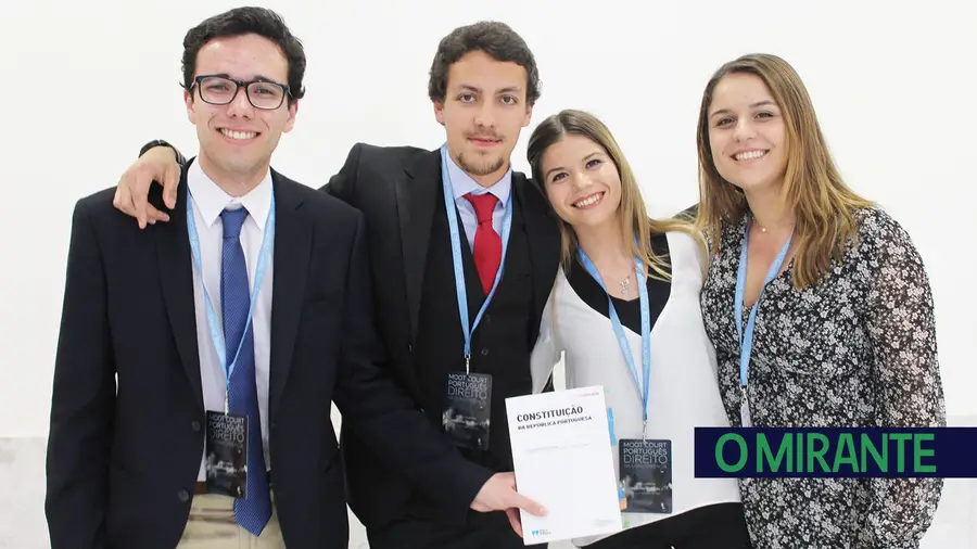 Inês Lopes e Bruno Cruz, da Faculdade de Direito da Universidade do Porto