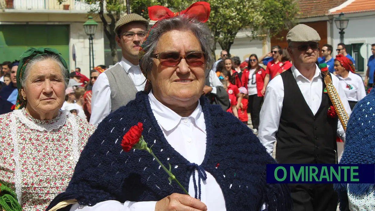 Celebrações do 25 de Abril em Benavente com cortejo de associações e colectividades