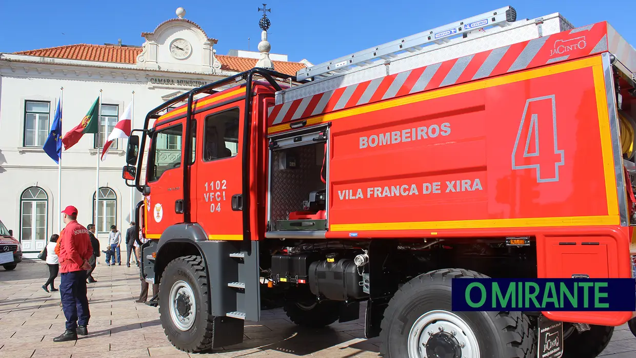 Associação dos Bombeiros Voluntários de Vila Franca de Xira apresenta novas viaturas nas comemorações do seu 136º aniversário