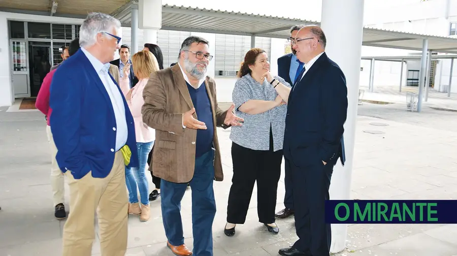 Obras em escola degradada de Vialonga prontas só em 2020