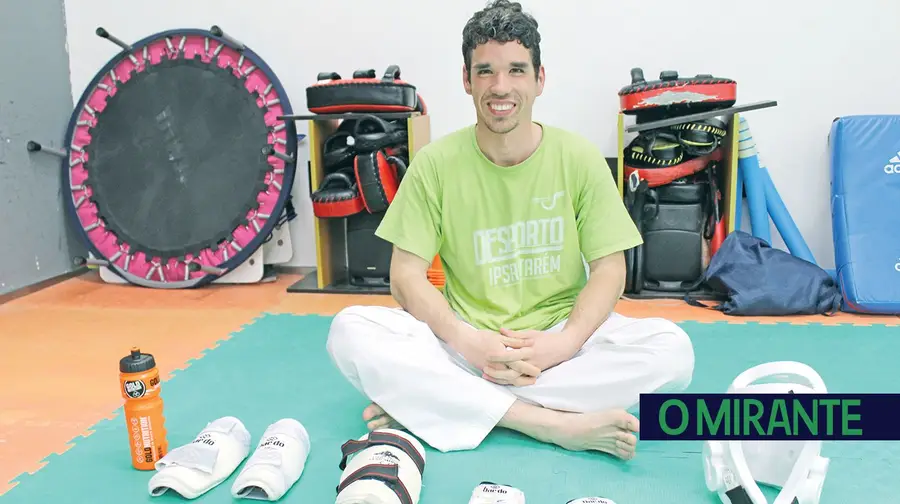 O atleta de taekwondo que é estrela na selecção nacional O atleta de taekwondo que é estrela na selecção nacional