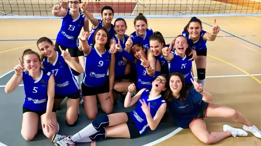 Meninas de Colégio de Fátima disputam título nacional de voleibol